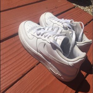 Air force 1s low top size 6.5 men’s or 8 women’s